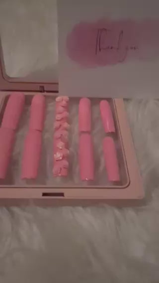 Press on nails
