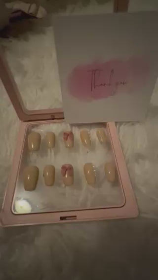 Press on nails
